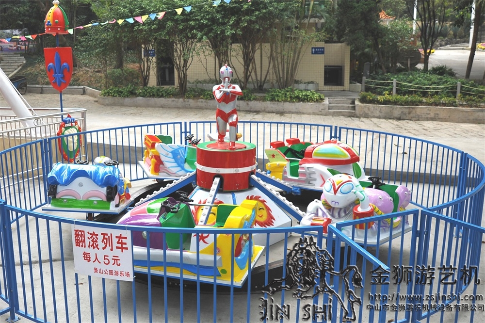 游乐场翻滚列车 游乐场翻滚列车